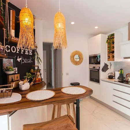 Luxury Small With Heated Pool In Cristianos *