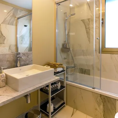 Luxury Small With Heated Pool In Cristianos *